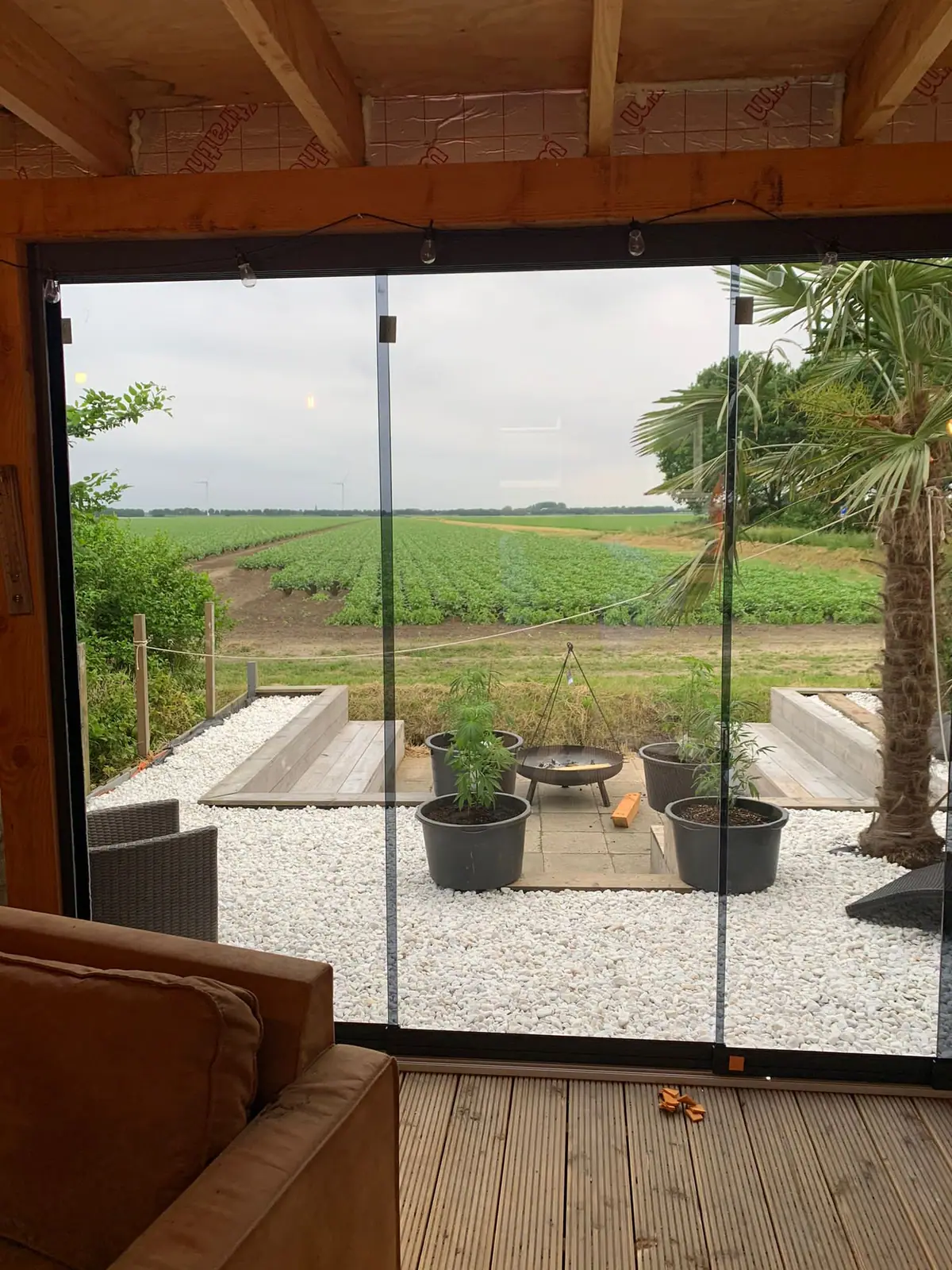 Tuinkamer met zicht op het veld, foto 1